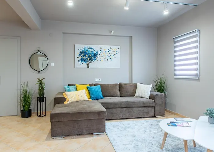 Veria Panorama Luxury Suite With Garden 2